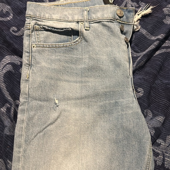 Express - - Picture 3 of 5